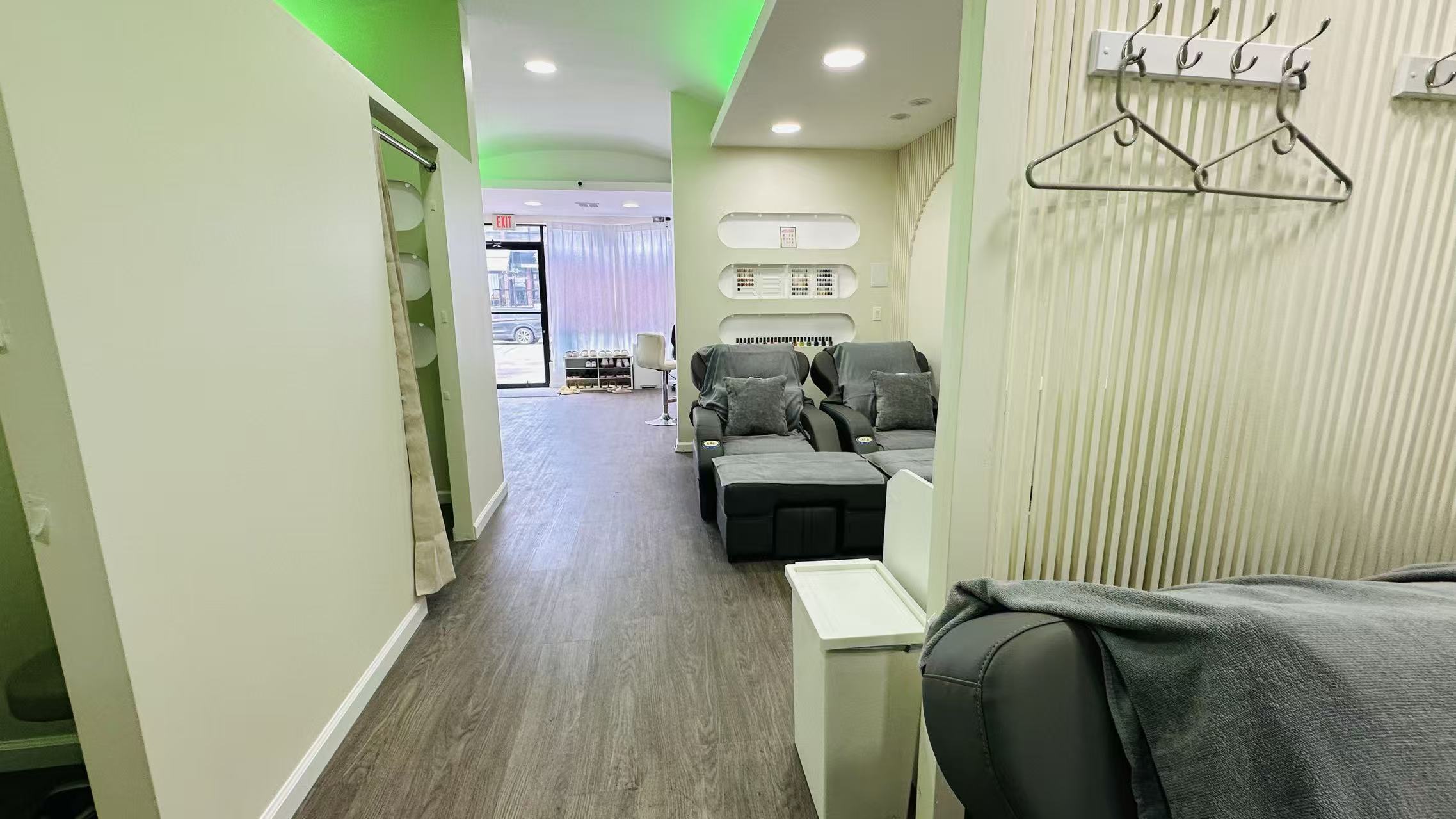 Calm Aura Spa gallery image